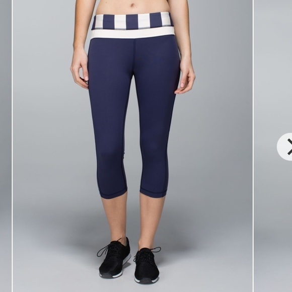 [4] Lululemon Women’s Up The Pace Crop Nautical Navy Blue & White Stripes - Picture 2 of 16